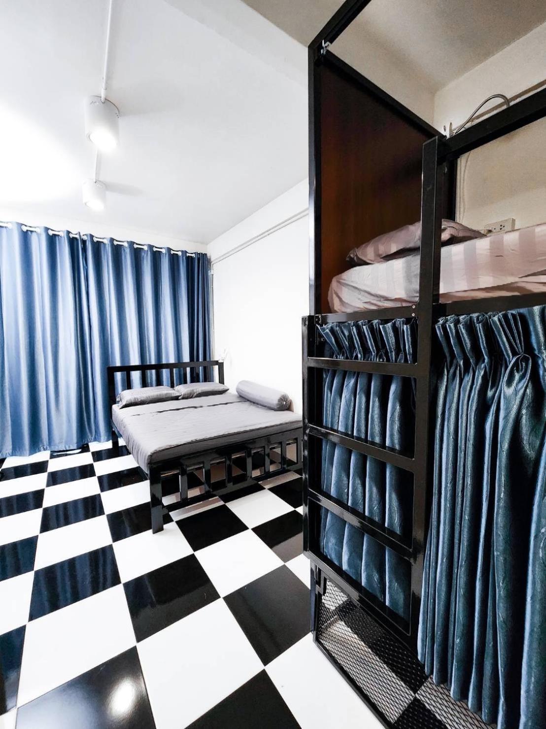 Noir Cafe And Hostel Chinatown 방콕 외부 사진