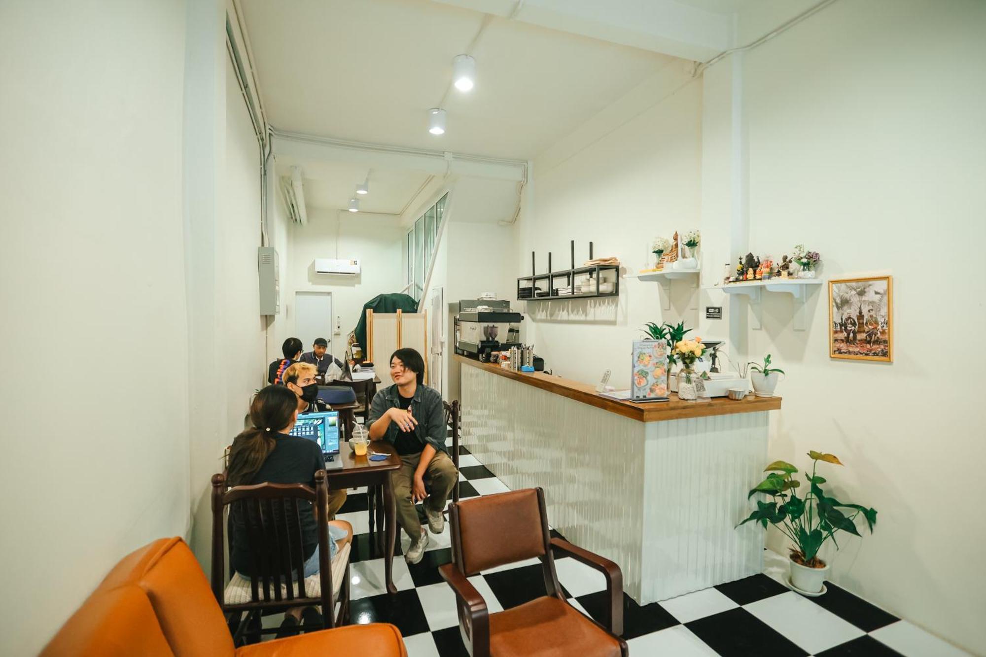 Noir Cafe And Hostel Chinatown 방콕 외부 사진