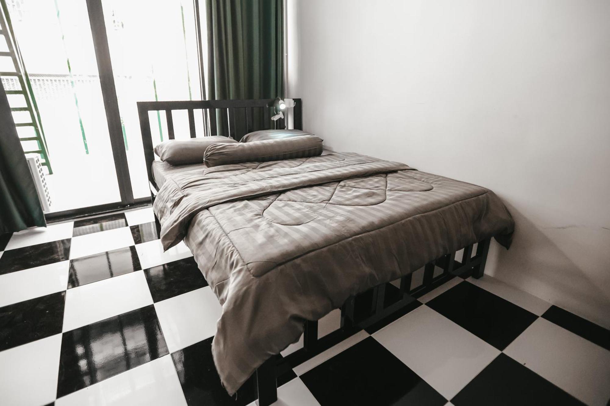 Noir Cafe And Hostel Chinatown 방콕 외부 사진
