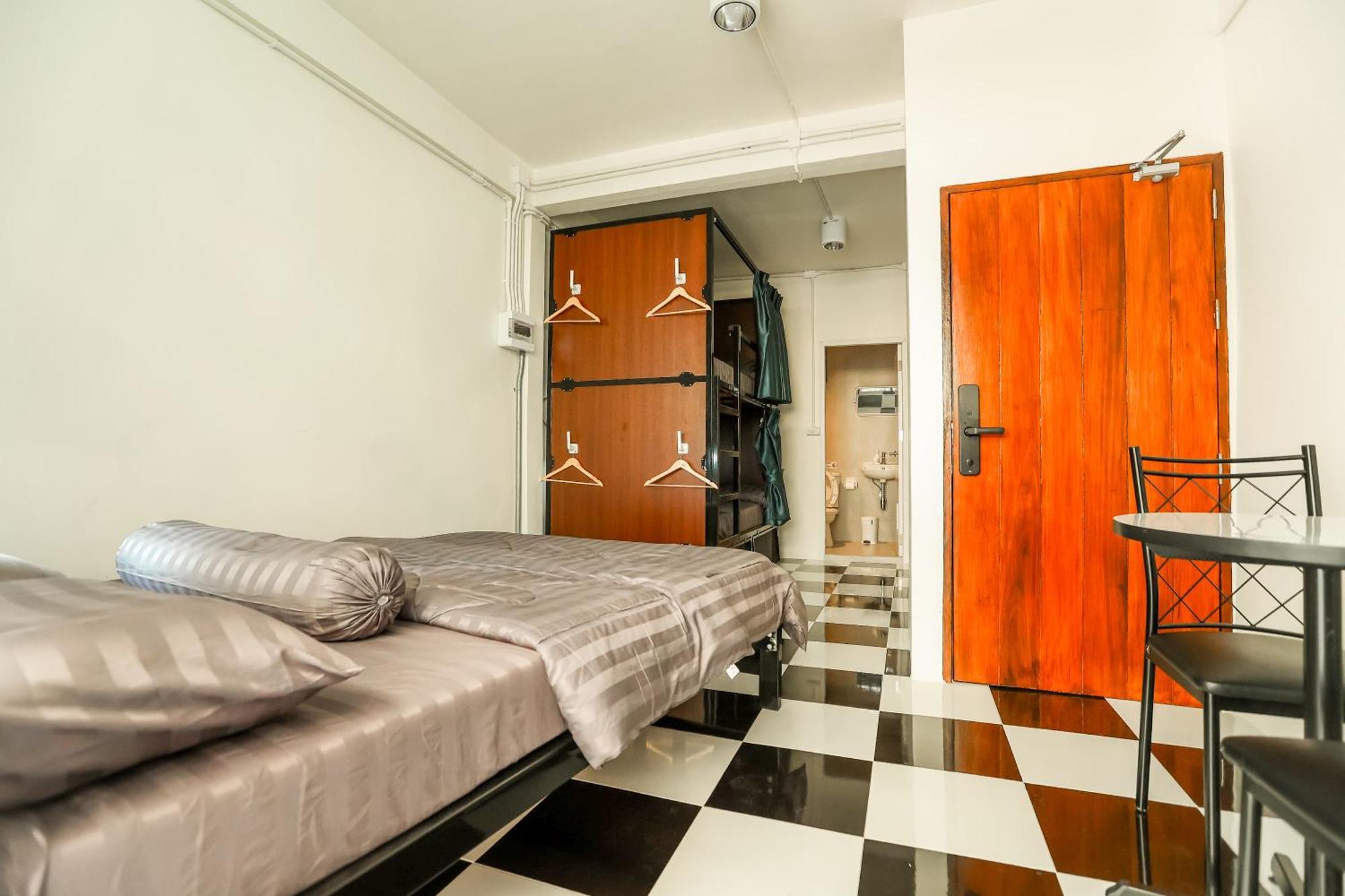Noir Cafe And Hostel Chinatown 방콕 외부 사진