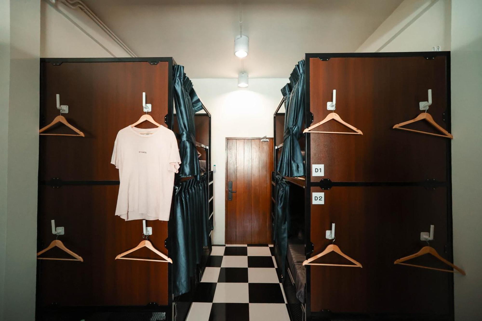 Noir Cafe And Hostel Chinatown 방콕 외부 사진