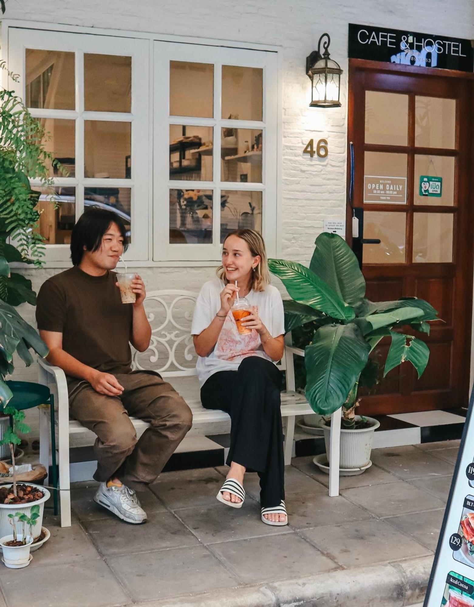 Noir Cafe And Hostel Chinatown 방콕 외부 사진