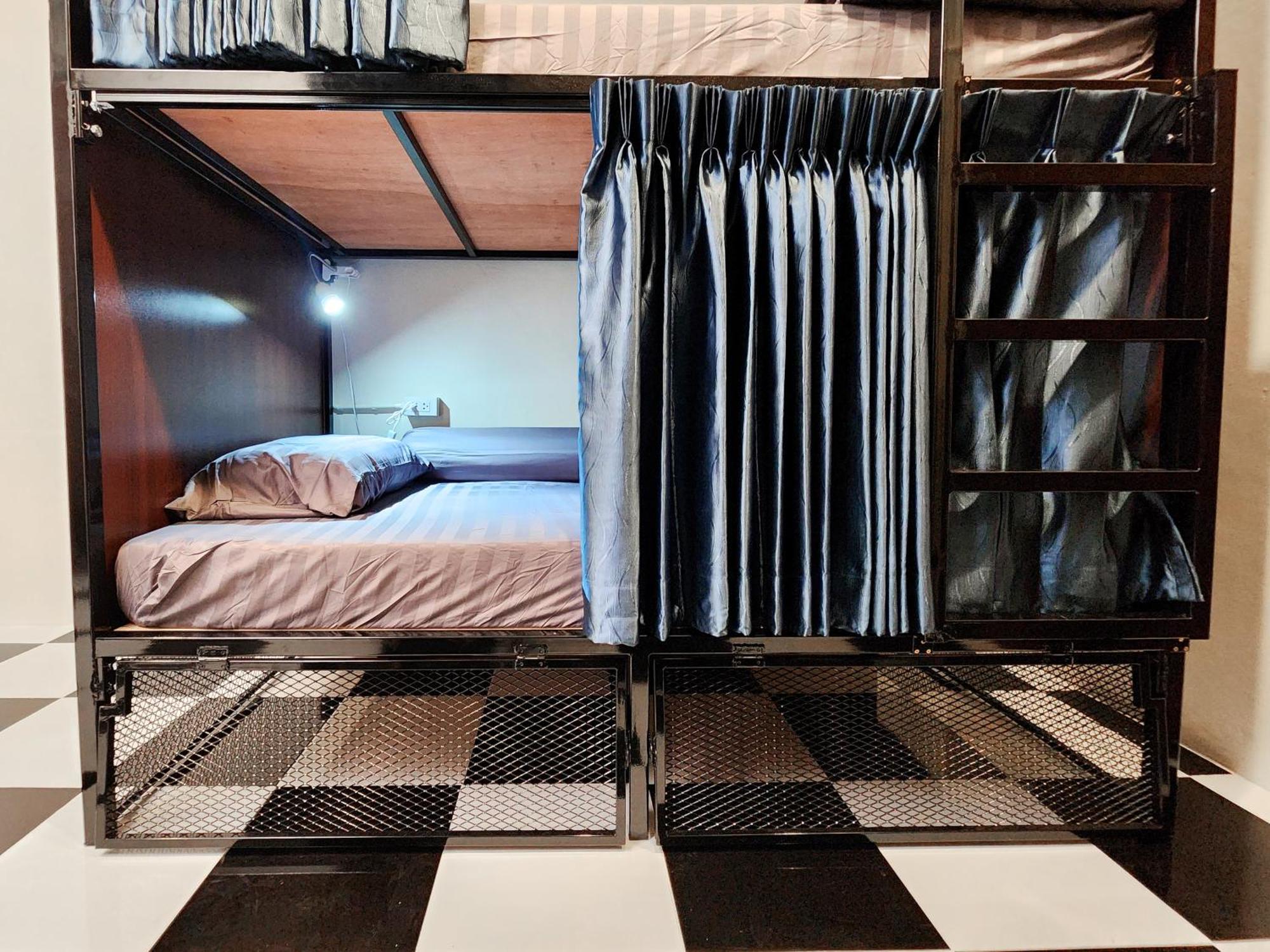 Noir Cafe And Hostel Chinatown 방콕 외부 사진