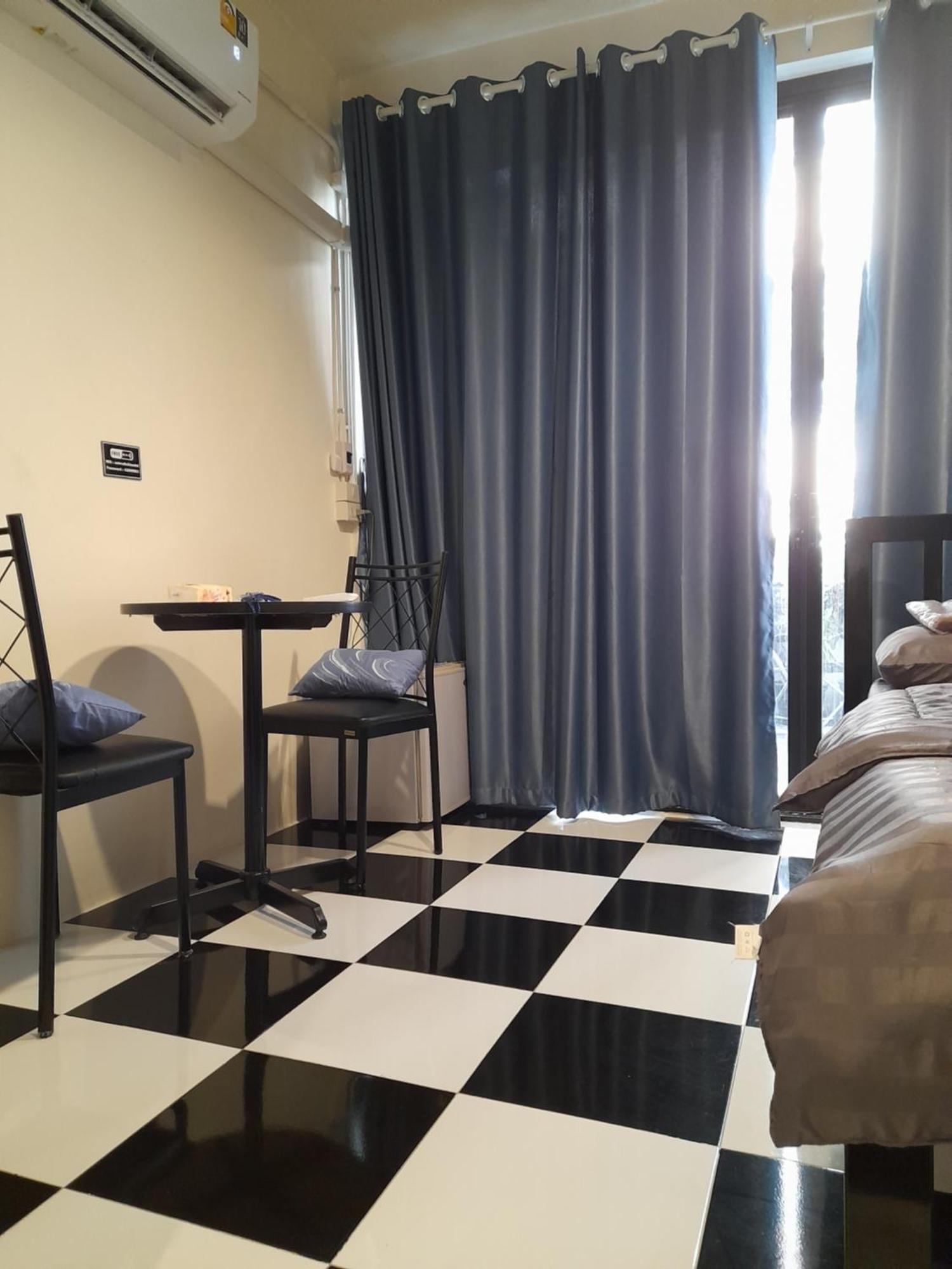 Noir Cafe And Hostel Chinatown 방콕 외부 사진